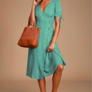 Lulus Button-Up Short Sleeve Midi Dress!